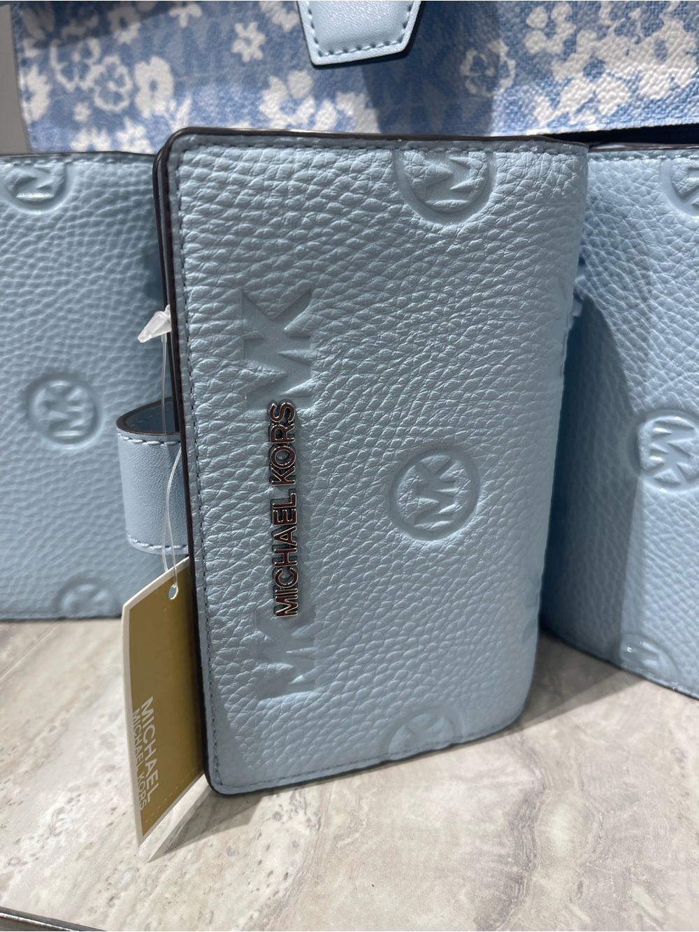 Michael Kors JST Md Logo Debossed Bifold Bilfold Compact Wallet
Pale Ocean
NWT - Picture 7 of 16